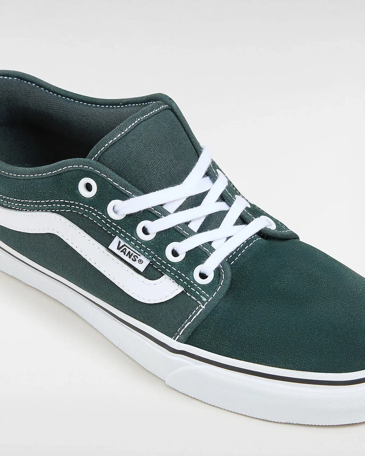 Chukka Low Sidestripe Shoes in Green Gables & True White