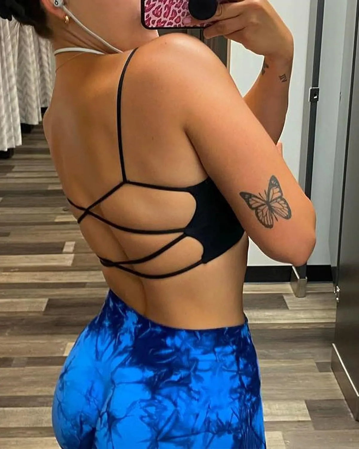 Danysu Backless Sports Bra Soft Workout Tops with Removable Padded Yoga Training Bras Strappy Going Out Top
