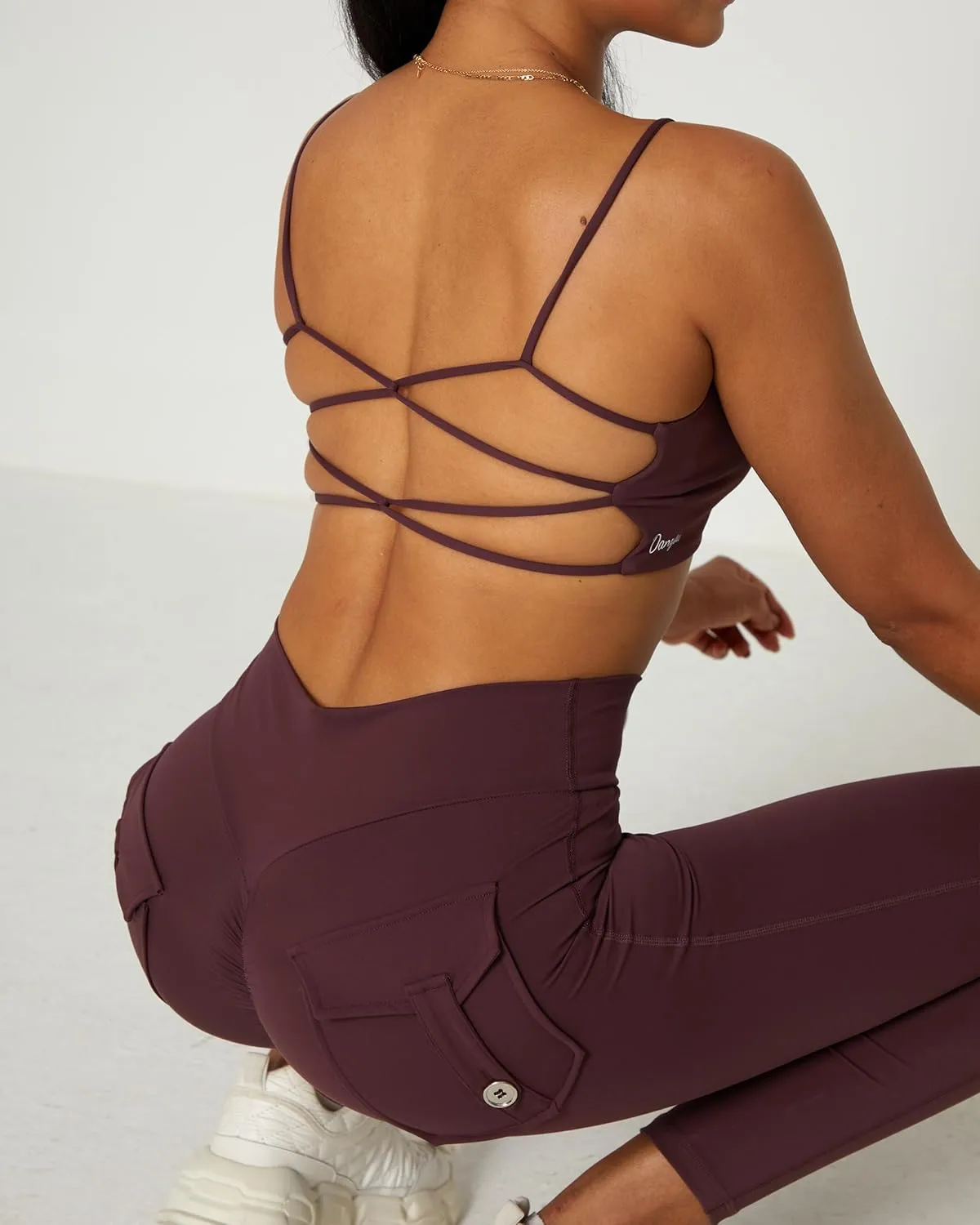 Danysu Backless Sports Bra Soft Workout Tops with Removable Padded Yoga Training Bras Strappy Going Out Top