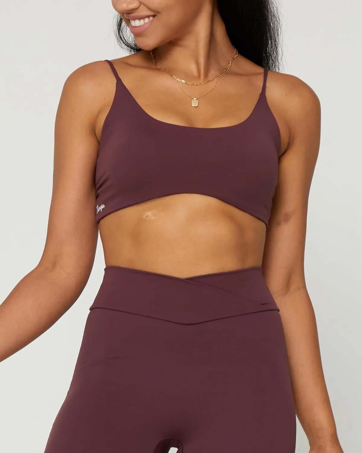 Danysu Backless Sports Bra Soft Workout Tops with Removable Padded Yoga Training Bras Strappy Going Out Top